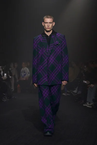 Look 8